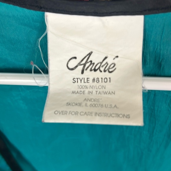 Nylon Robe by André, Style 8101 OS - Picture 6 of 8